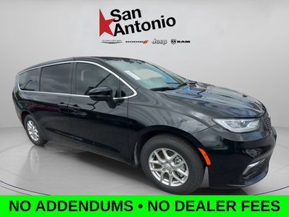 New 2026 Chrysler Pacifica Select