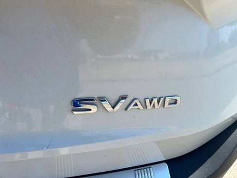 Used 2023 Nissan Rogue SV AWD/4WD image 12