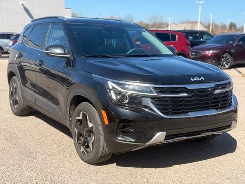 Certified 2024 Kia Seltos EX image 2