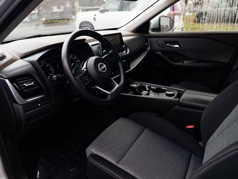 Used 2022 Nissan Rogue SV image 19