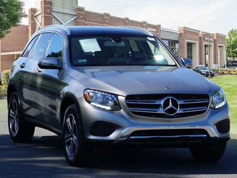 Used 2019 Mercedes-Benz GLC 300 image 3