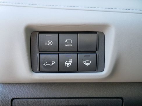 Used 2021 Toyota Highlander Limited AWD/4WD image 18