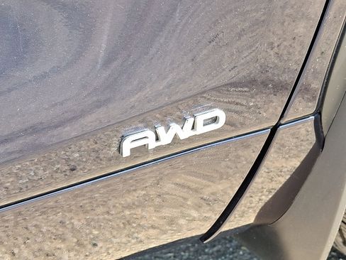 Used 2023 Toyota Highlander LE AWD/4WD image 34