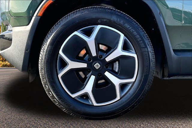 Used 2023 Rivian R1T Adventure Dual AWD/4WD image 33