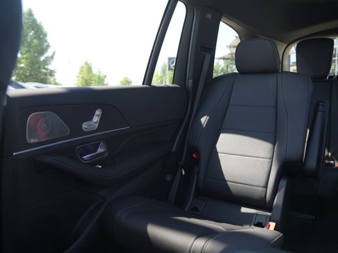 New 2025 Mercedes-Benz GLS 450 4MATIC image 40