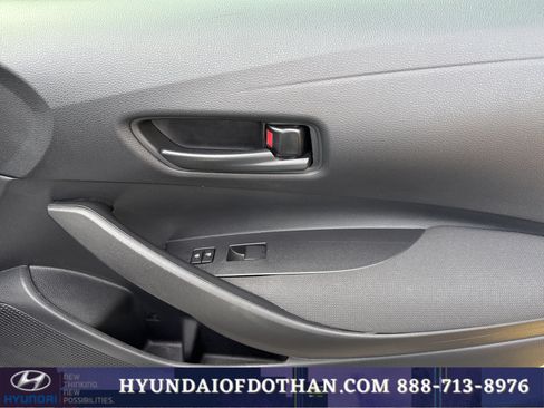Used 2025 Toyota Corolla LE FWD image 17