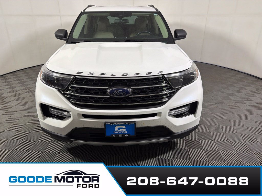 Used 2020 Ford Explorer XLT w/ Equipment Group 202A AWD/4WD image 3
