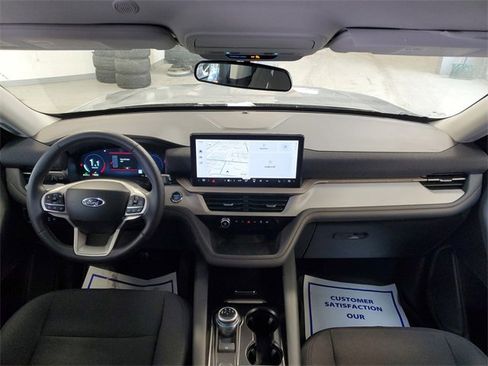 Used 2025 Ford Explorer Active image 26