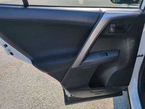 Used 2018 Toyota RAV4 LE FWD image 25