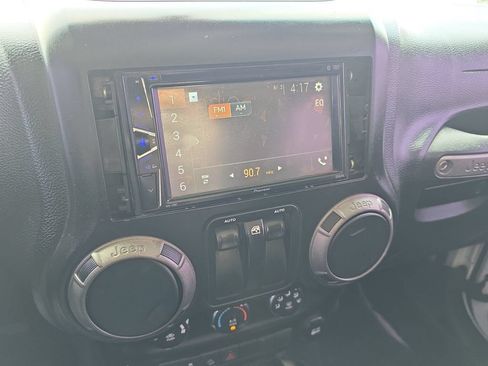 Used 2014 Jeep Wrangler Sport AWD/4WD image 21