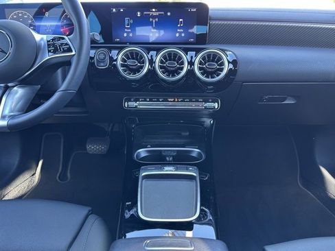 Used 2025 Mercedes-Benz CLA 250 4MATIC image 14