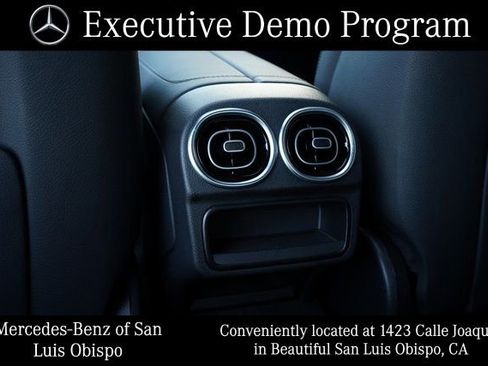 Used 2025 Mercedes-Benz C 300 Sedan image 25