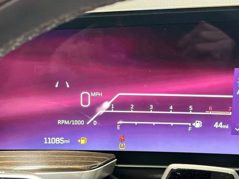 Used 2025 Cadillac Escalade ESV Premium Luxury image 11