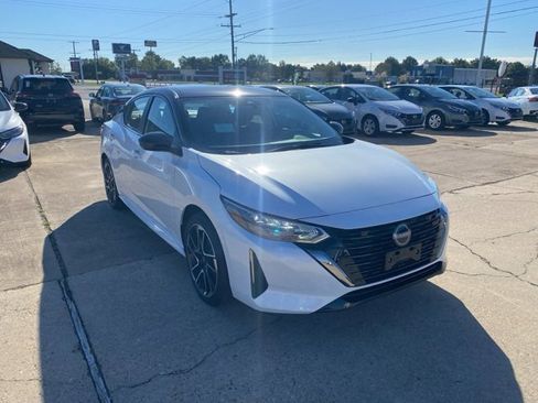 New 2025 Nissan Sentra SR image 8