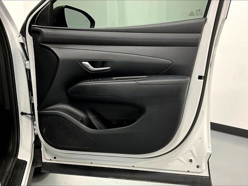 Used 2025 Hyundai Tucson SE image 22