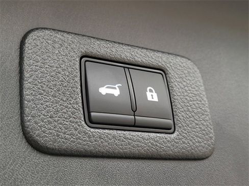 Used 2024 Nissan Armada SL w/ Captain's Chairs Package image 17