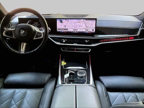 Used 2024 BMW X5 xDrive40i w/ M Sport Package AWD/4WD image 15