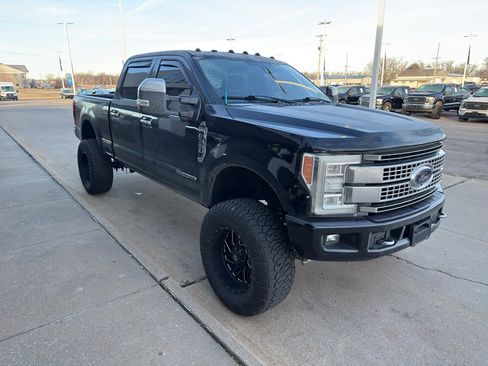 Used 2017 Ford F350 Platinum w/ Platinum Ultimate Package image 3