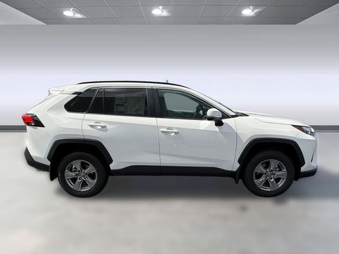 Used 2025 Toyota RAV4 XLE w/ Convenience Package image 8