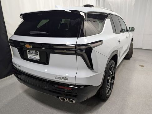 New 2026 Chevrolet Traverse High Country image 3