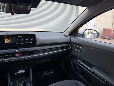 Used 2025 Kia K4 LXS image 34