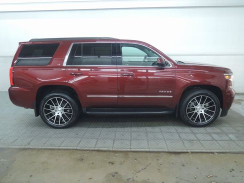 Used 2018 Chevrolet Tahoe LT image 2