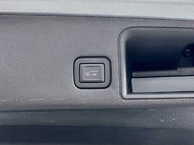 Used 2023 GMC Terrain SLE w/ Driver Convenience Package FWD image 27