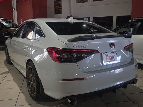 Used 2024 Honda Civic EX image 3