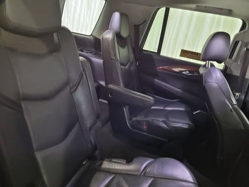 Used 2015 Cadillac Escalade Premium image 60