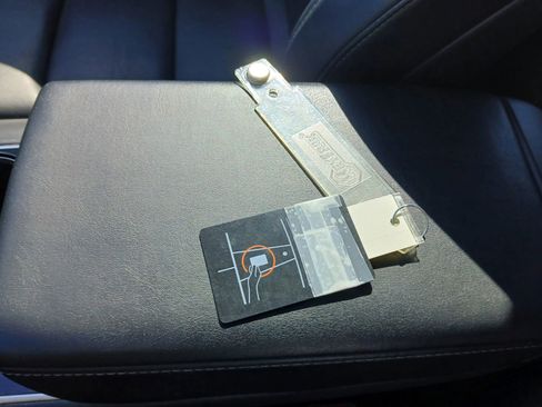 Used 2021 Tesla Model Y 2WD image 9