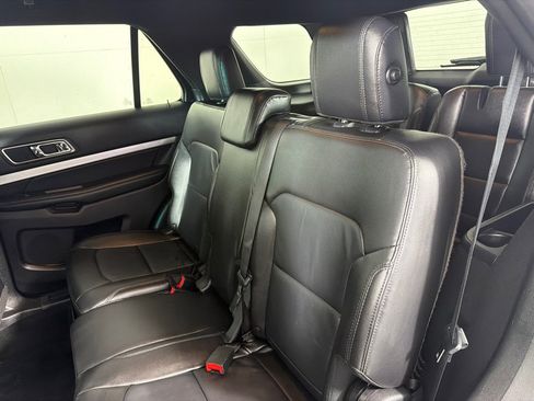 Used 2016 Ford Explorer XLT w/ Equipment Group 202A AWD/4WD image 19