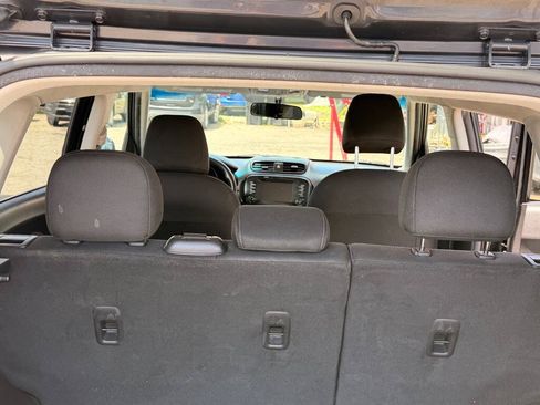 Used 2018 Kia Soul + FWD image 7