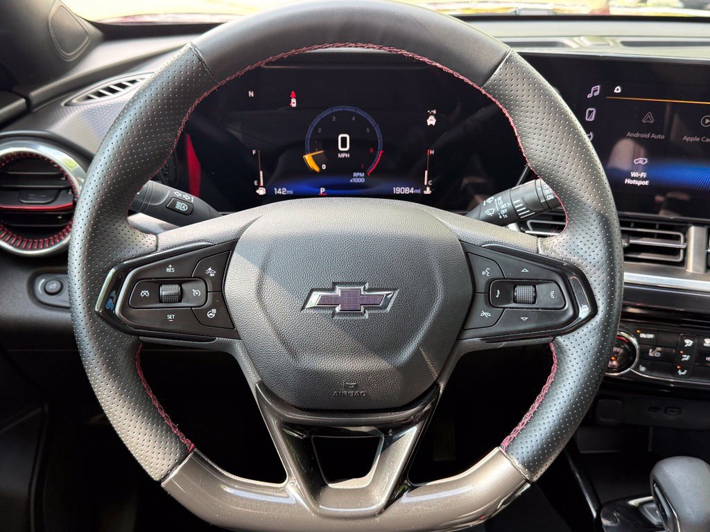 Used 2025 Chevrolet Trax RS w/ Driver Confidence Package FWD image 16