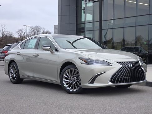New 2025 Lexus ES 350 Ultra Luxury image 2