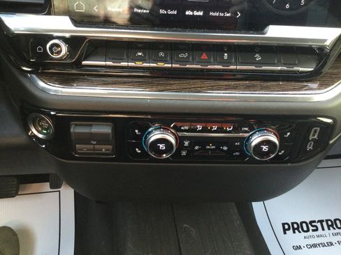 Used 2024 GMC Sierra 1500 SLE image 17