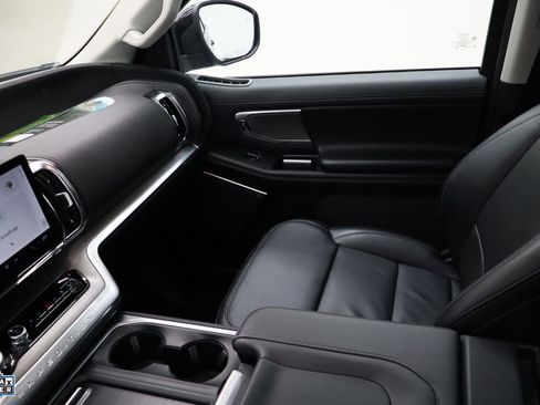 Certified 2025 Ford Expedition Platinum image 23