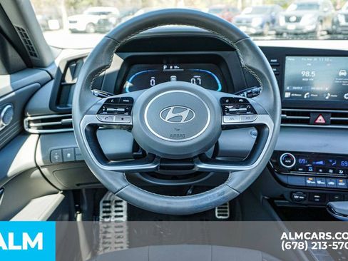 Used 2025 Hyundai Elantra Sport image 28