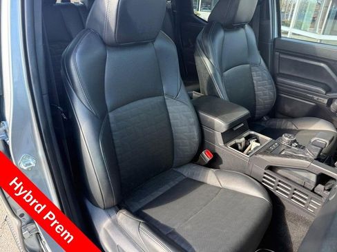 Used 2024 Toyota Tacoma TRD Off-Road w/ TRD Off Road Premium Package image 11