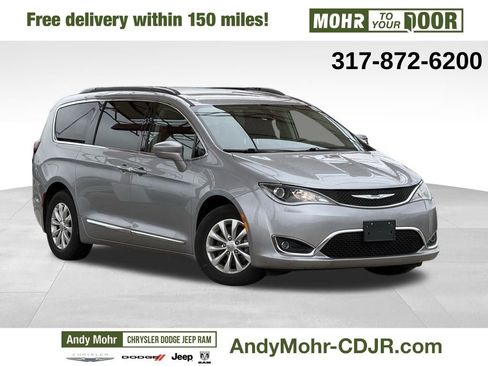 Used 2017 Chrysler Pacifica Touring-L image 1