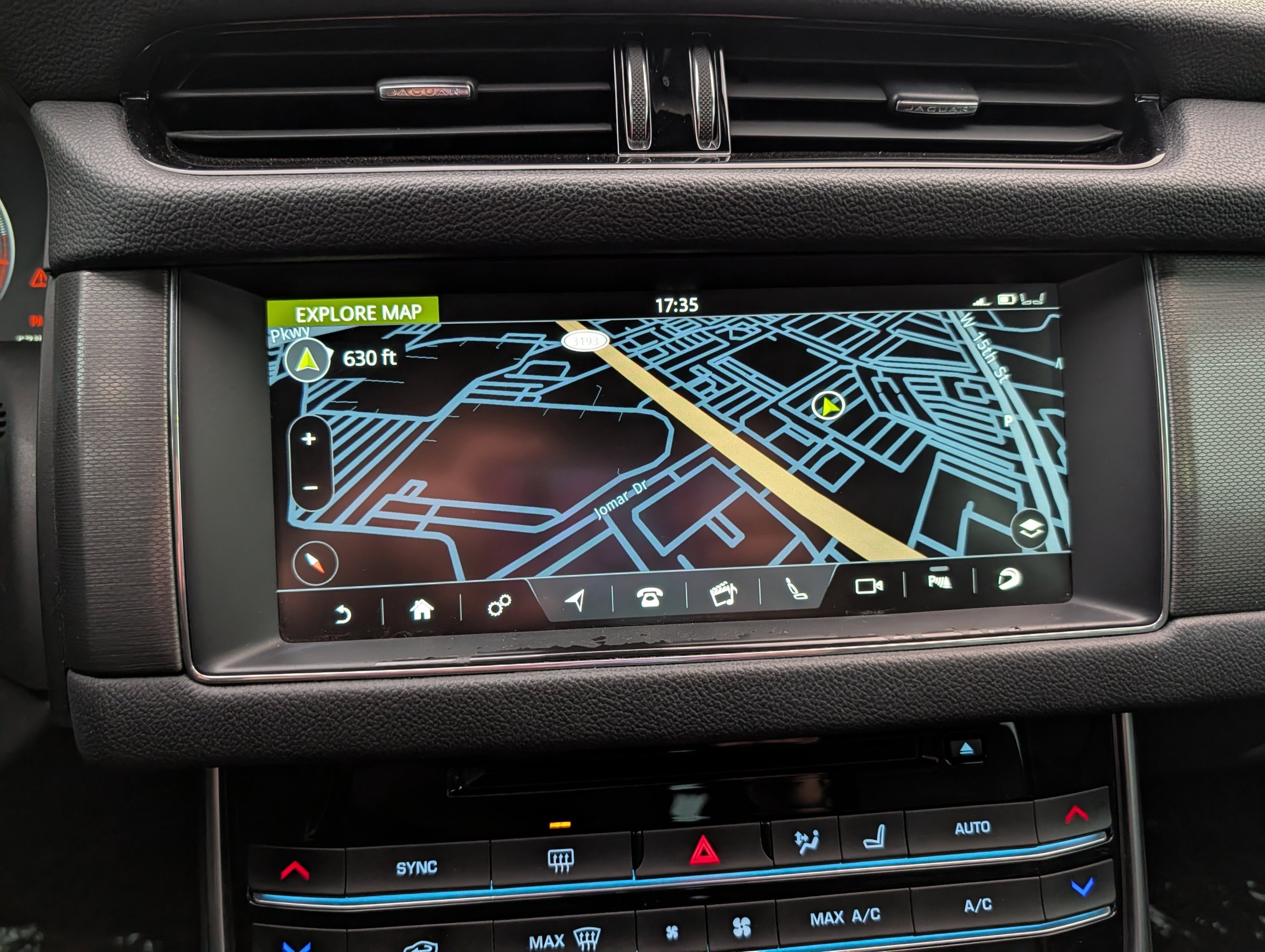 Used 2018 Jaguar XF S RWD image 60