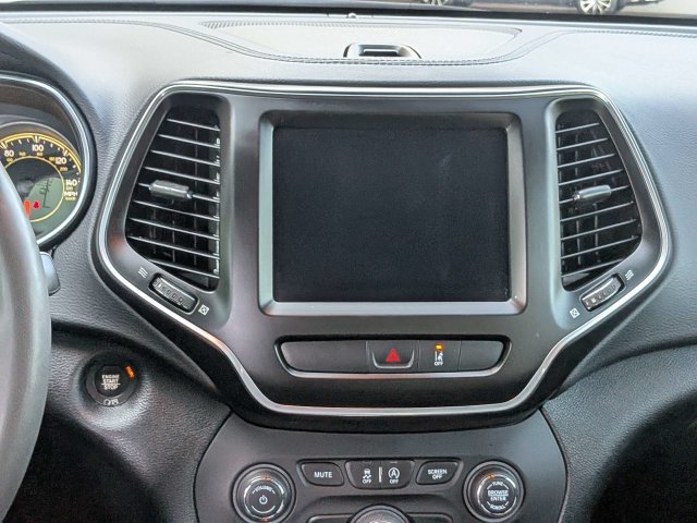 Used 2022 Jeep Cherokee Latitude Lux AWD/4WD image 20