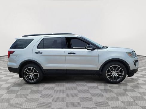 Used 2018 Ford Explorer Sport w/ Equipment Group 401A AWD/4WD image 6
