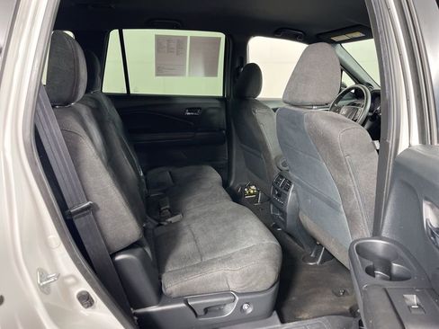 Used 2022 Honda Pilot Sport image 12
