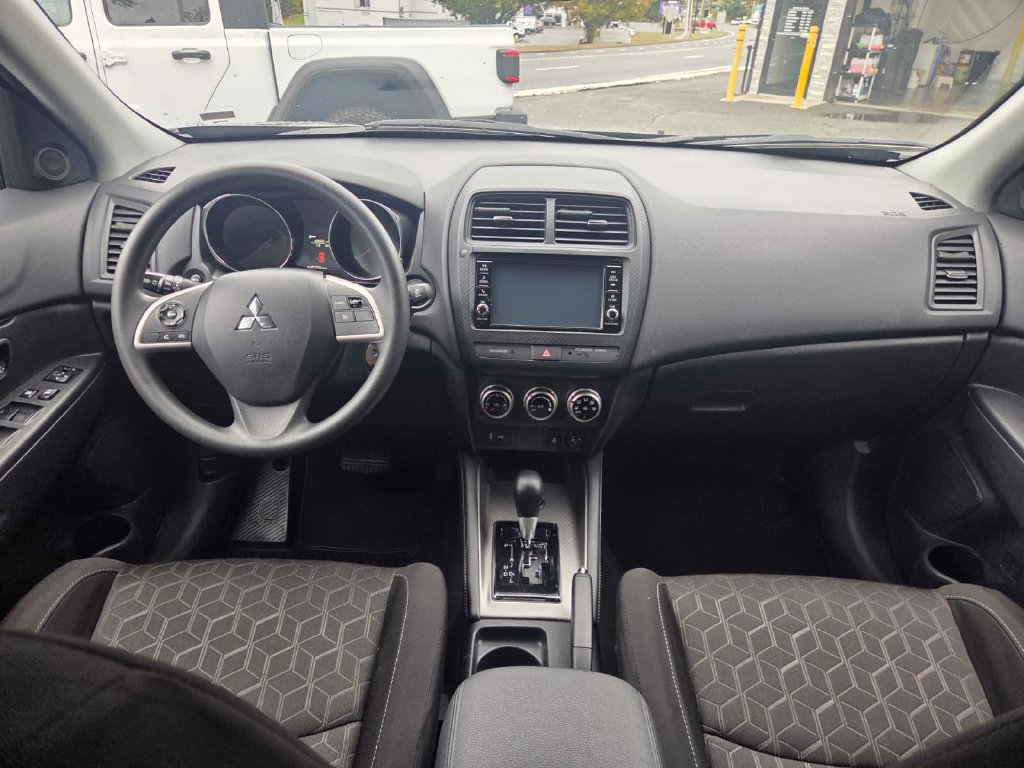 Used 2025 Mitsubishi Outlander Sport ES AWD/4WD image 10