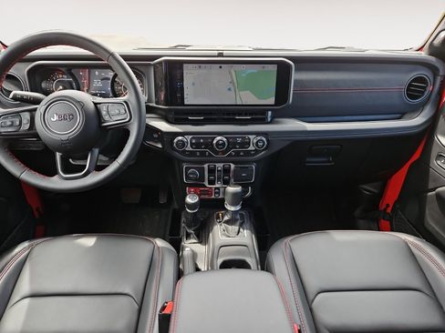 Used 2024 Jeep Gladiator Rubicon AWD/4WD image 10