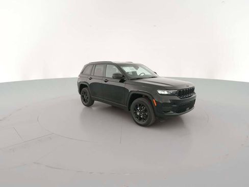 New 2025 Jeep Grand Cherokee Altitude image 16