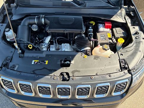 Used 2023 Jeep Compass Latitude AWD/4WD image 21