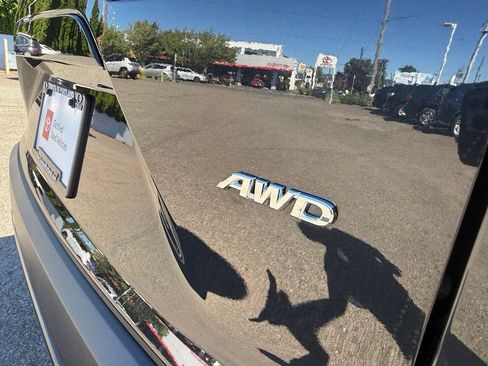 Certified 2024 Toyota Corolla Cross L AWD/4WD image 8