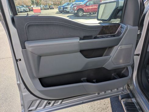 Used 2022 Ford F150 Lariat w/ Equipment Group 501A Mid image 12