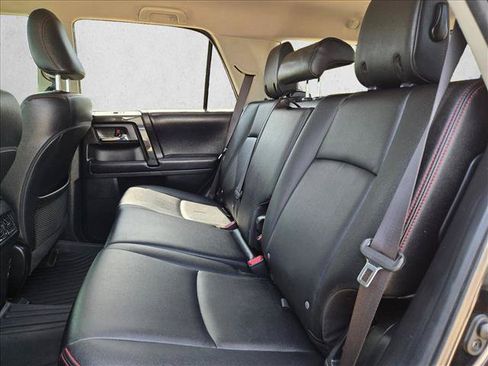 Used 2019 Toyota 4Runner TRD Off-Road Premium AWD/4WD image 19